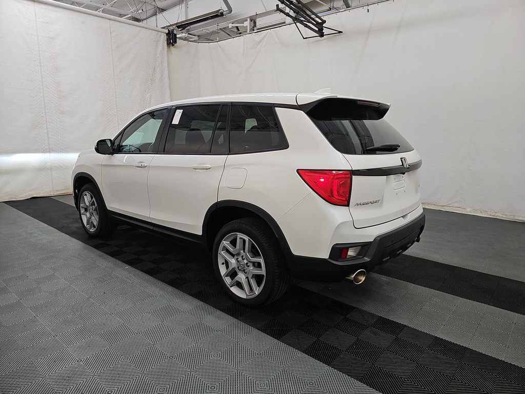 Used 2025 Honda Passport EX-L image 4