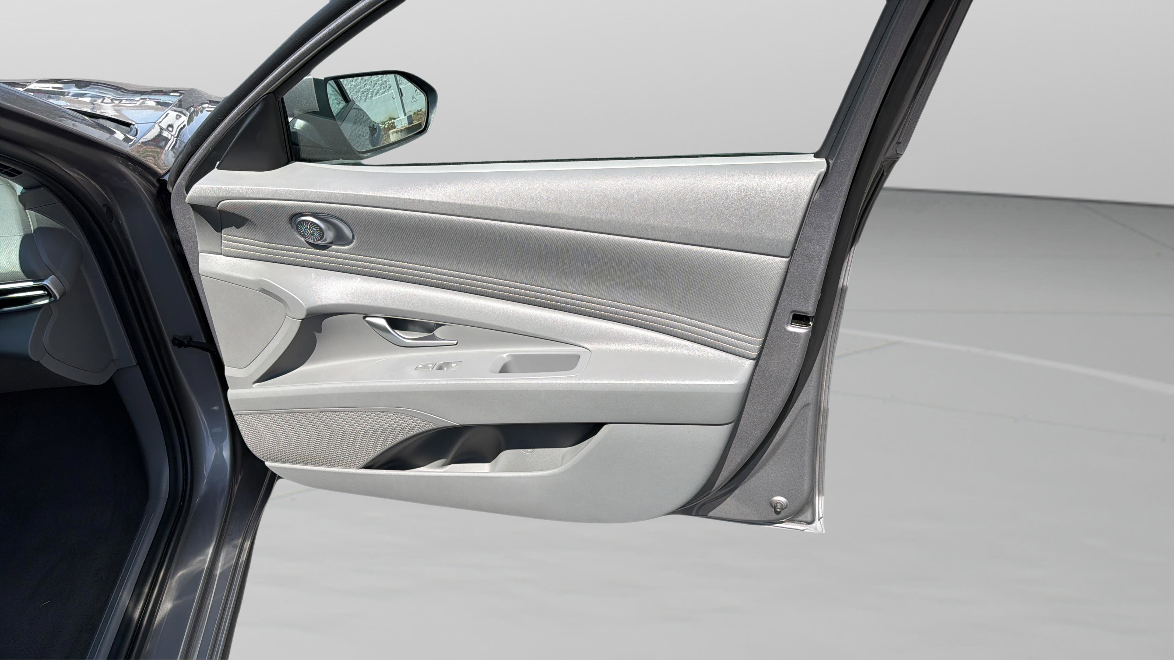 Used 2023 Hyundai Elantra SEL w/ Convenience Package image 23