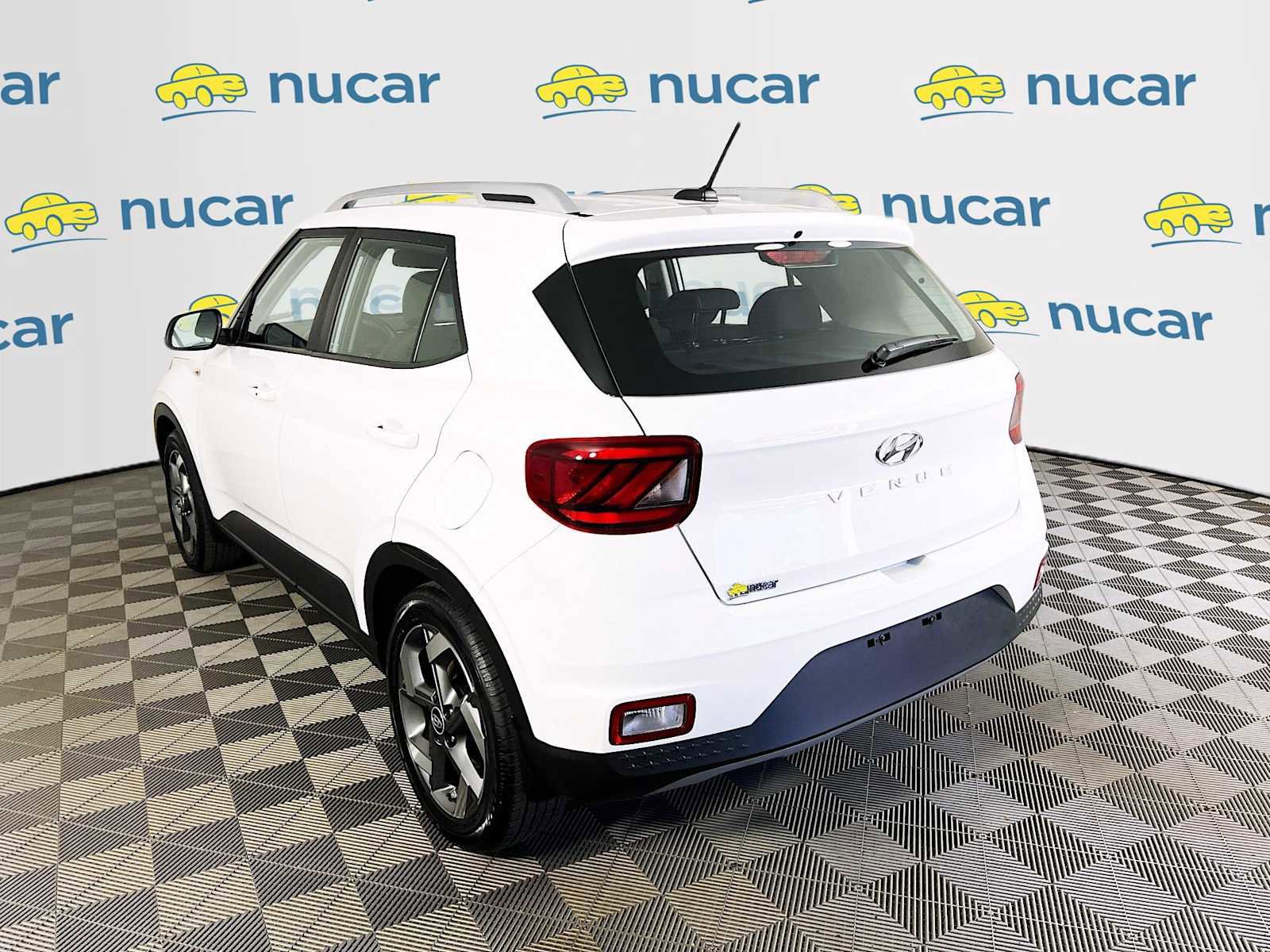 Certified 2025 Hyundai Venue SEL FWD image 5