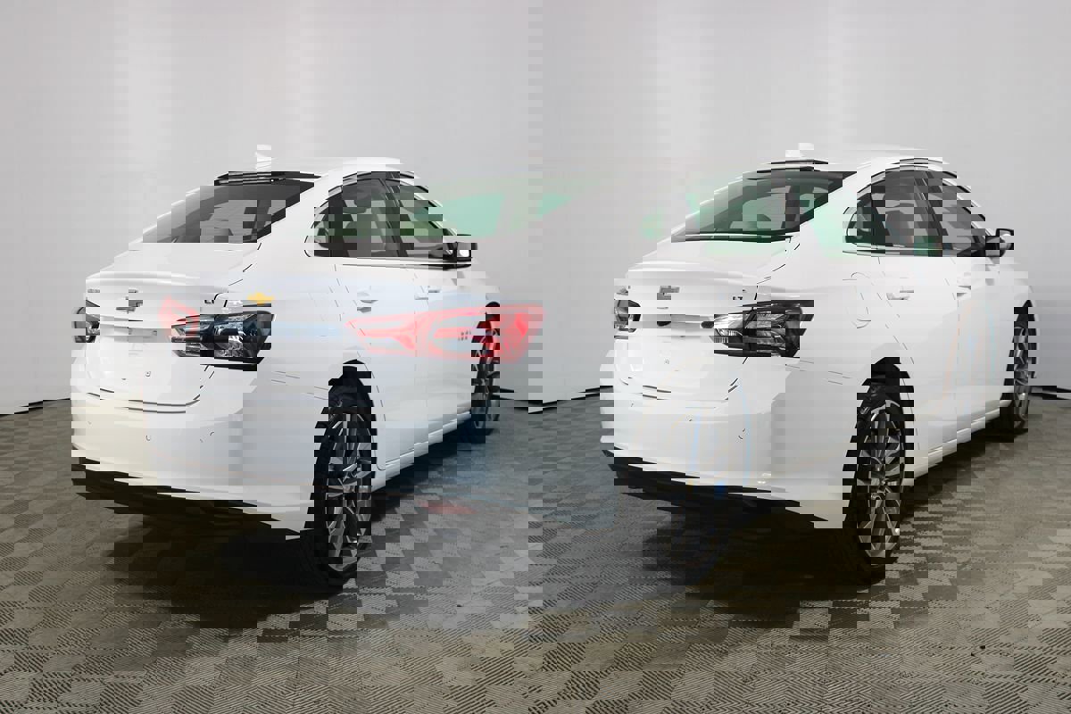 Used 2024 Chevrolet Malibu LT image 40