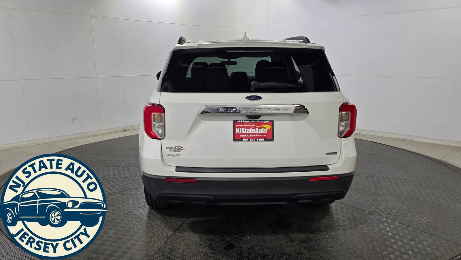 Used 2020 Ford Explorer XLT w/ Comfort Package AWD/4WD image 6