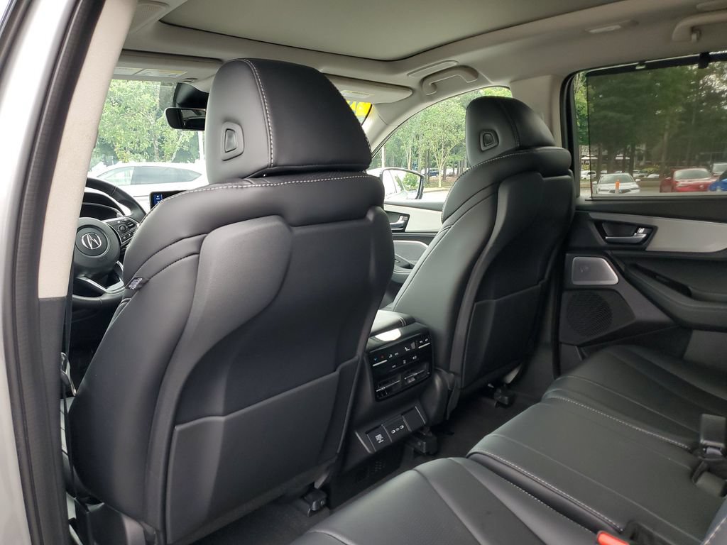 Certified 2026 Acura MDX w/ Technology Package FWD image 12