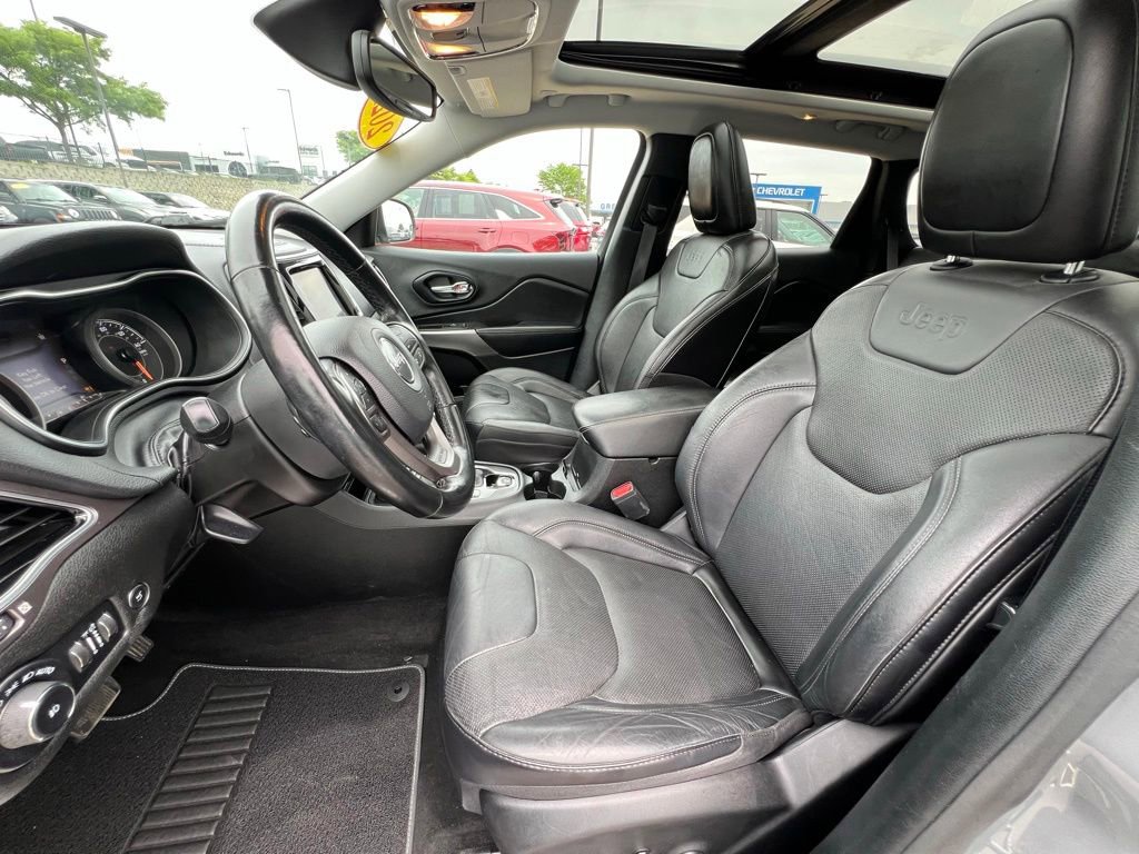 Used 2021 Jeep Cherokee Limited AWD/4WD image 19