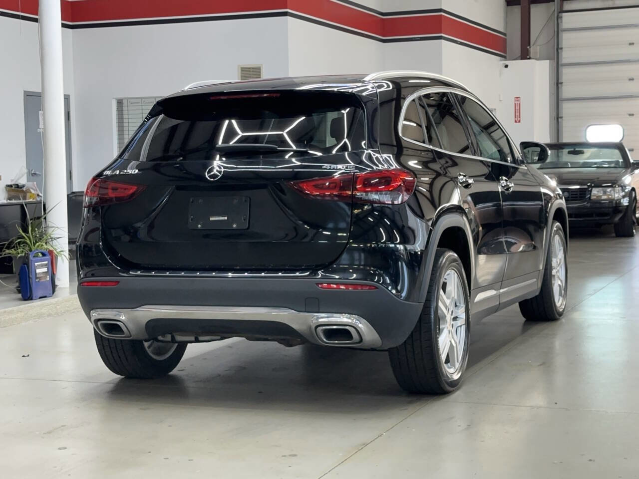 Used 2021 Mercedes-Benz GLA 250 4MATIC image 2