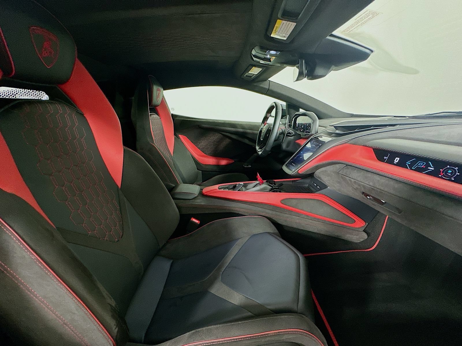 Used 2024 Lamborghini Revuelto AWD/4WD image 40