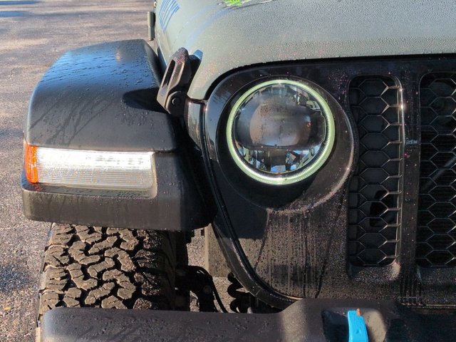 Used 2024 Jeep Wrangler Unlimited AWD/4WD image 9