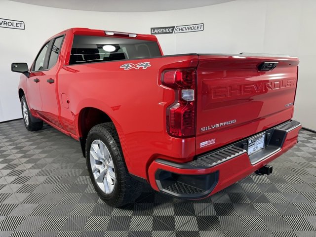 Used 2025 Chevrolet Silverado 1500 Custom image 4