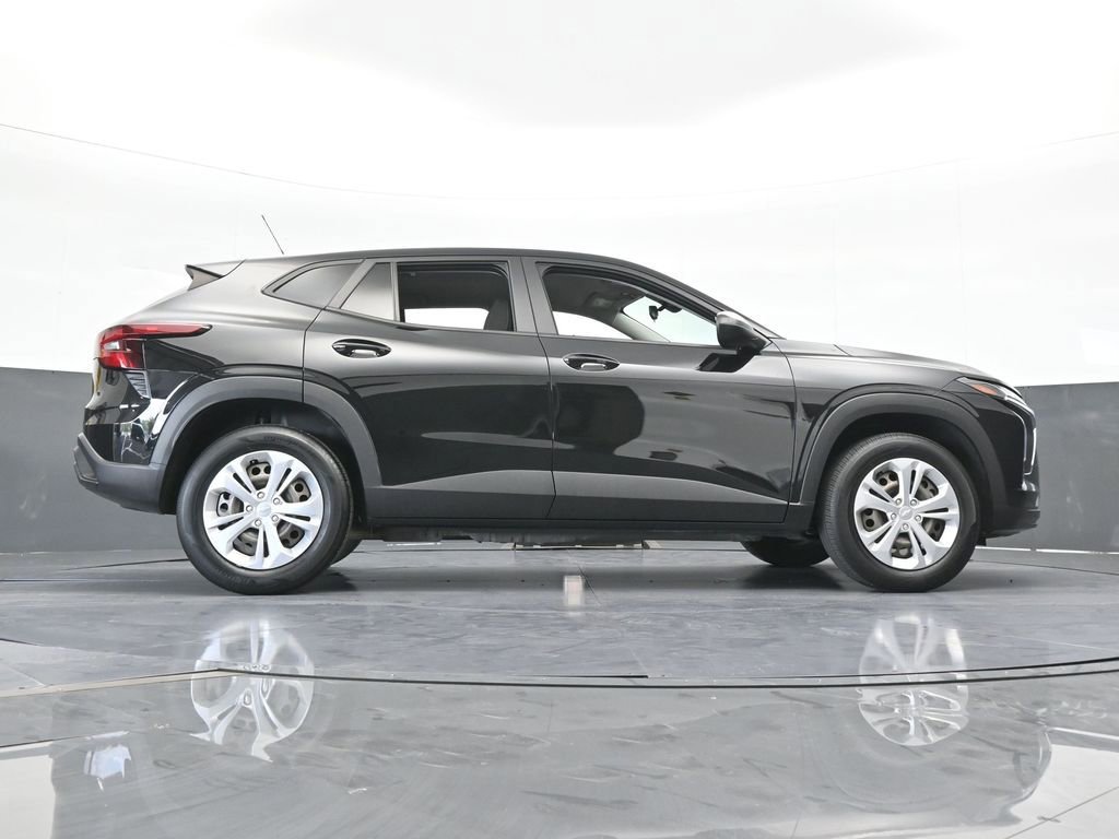 Used 2024 Chevrolet Trax LS image 60
