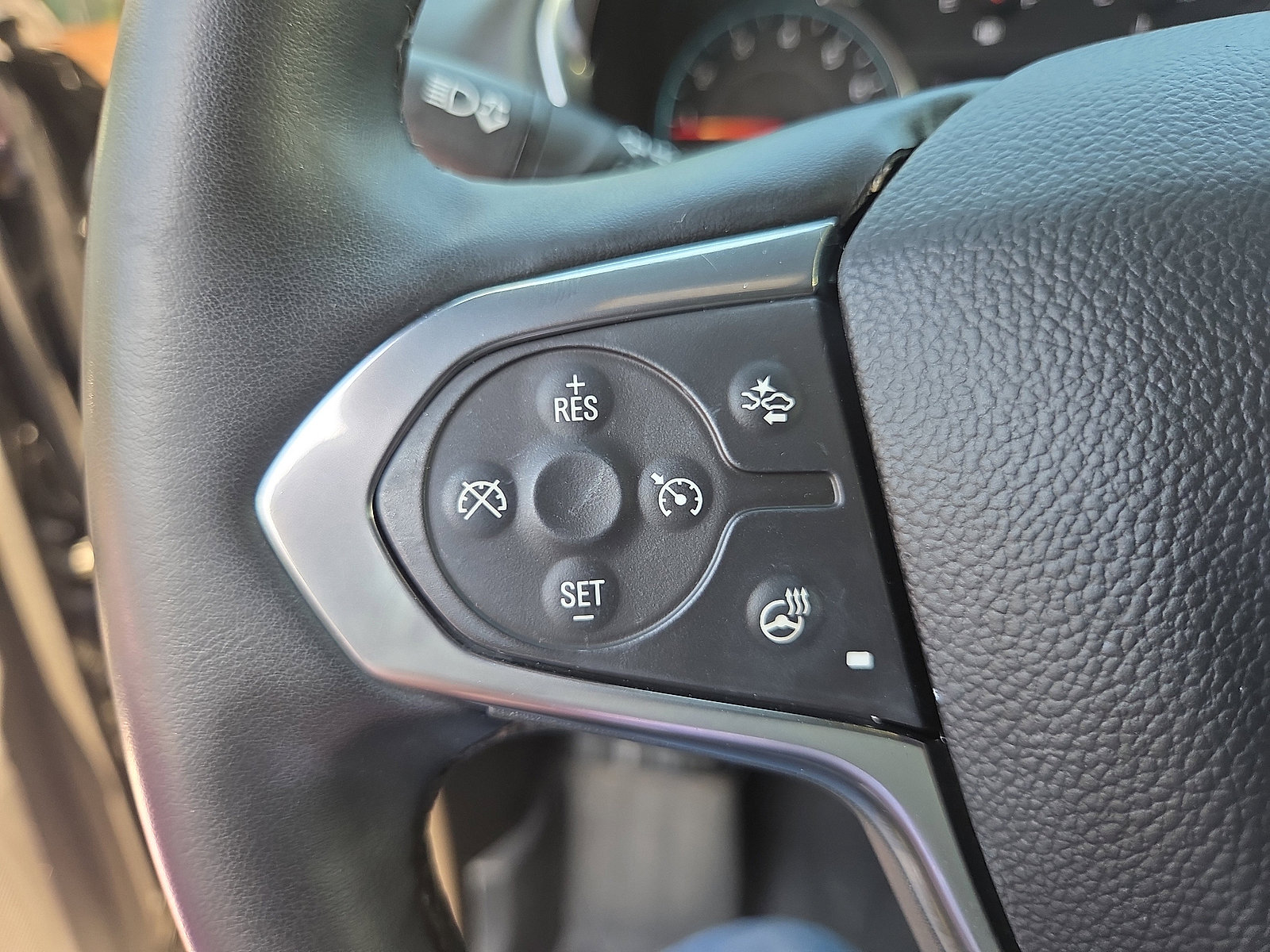 Used 2023 Chevrolet Traverse RS w/ LPO, Floor Liner Package AWD/4WD image 30