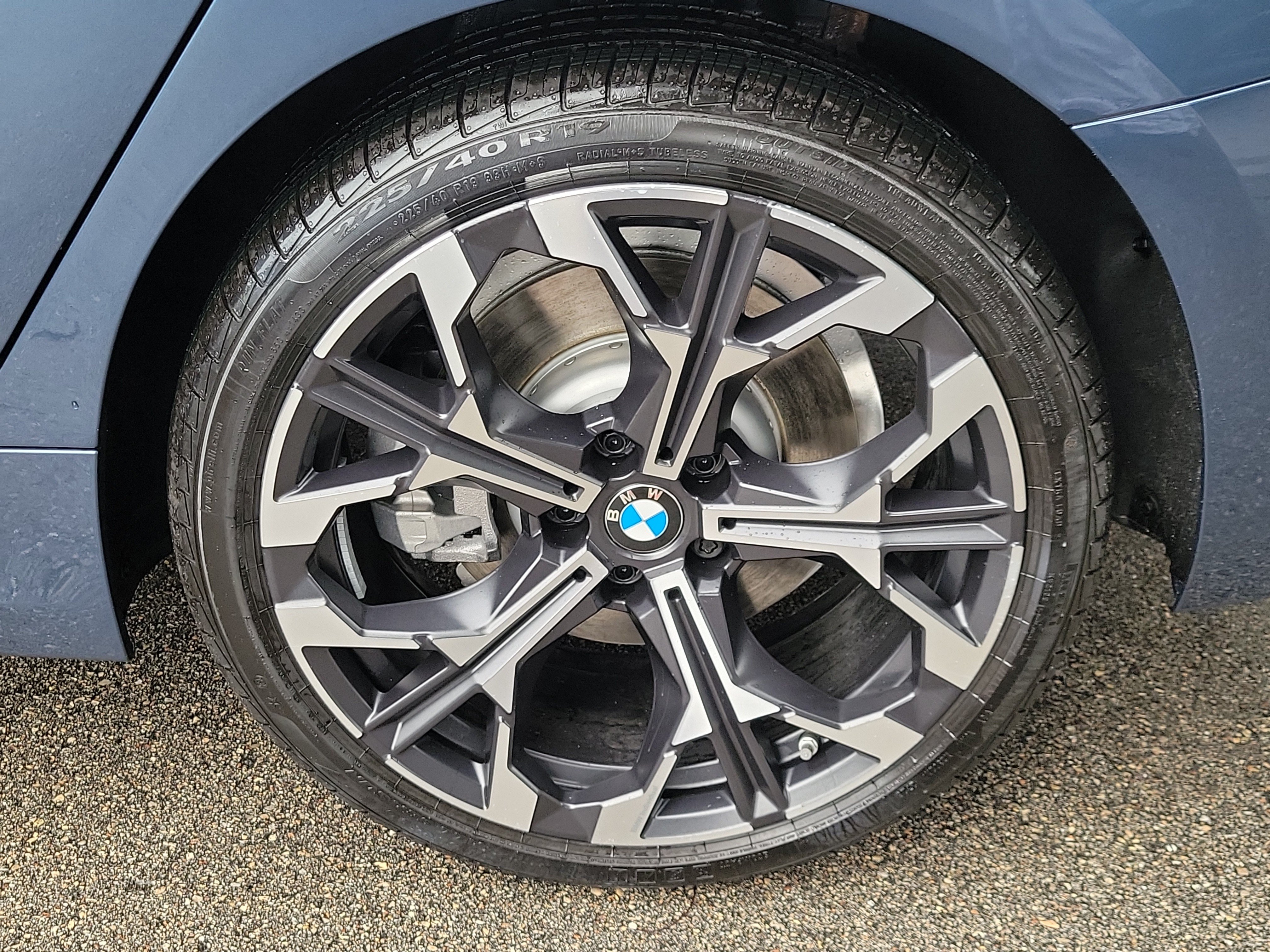 New 2026 BMW 330i Sedan w/ Premium Package RWD image 5