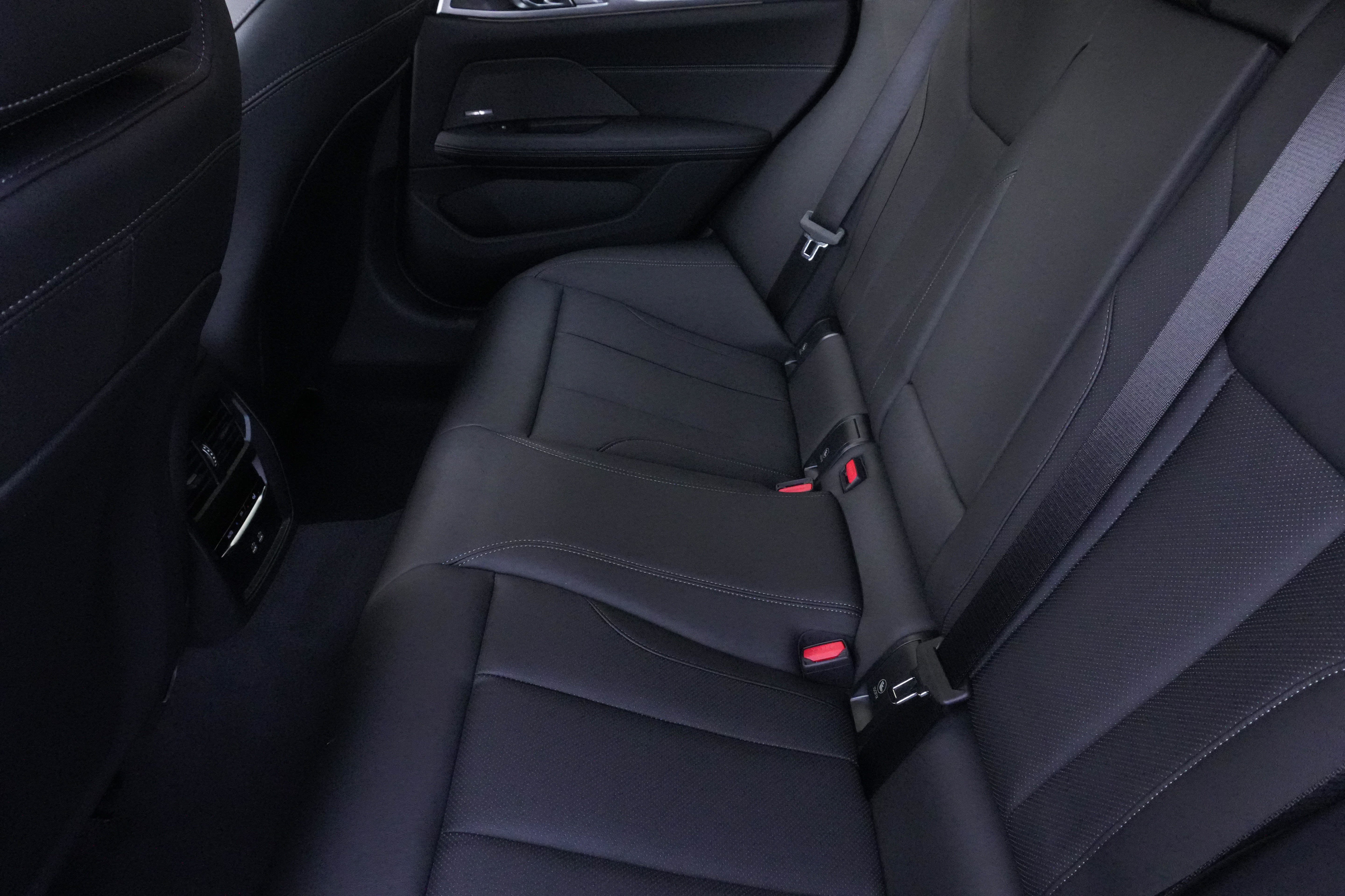 Certified 2025 BMW 430i w/ Premium Package RWD image 32