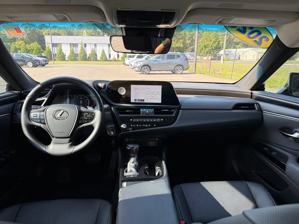 Used 2023 Lexus ES 250 w/ Premium Package AWD/4WD image 8