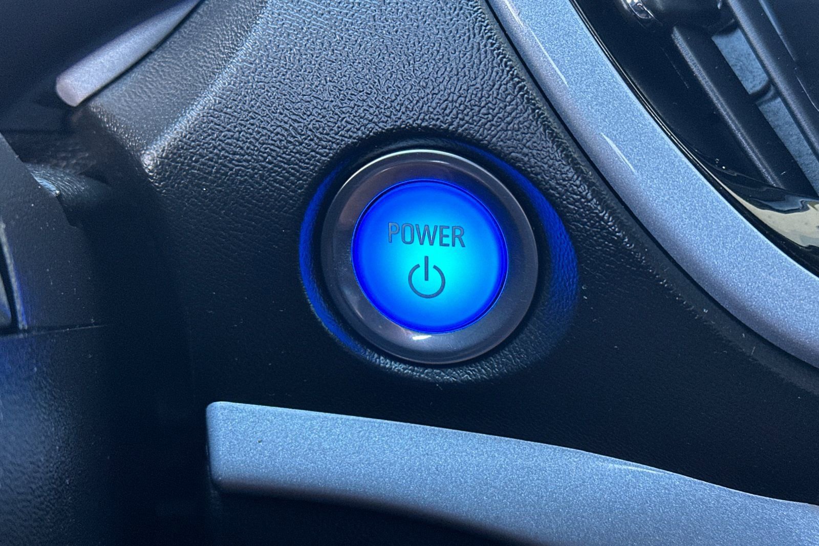 Used 2018 Chevrolet Volt LT w/ Comfort Package image 24