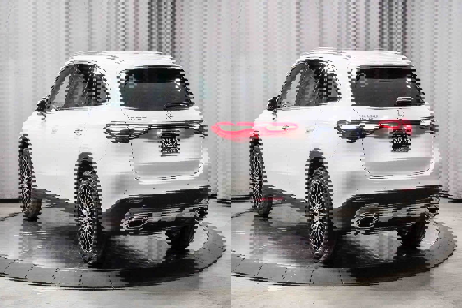 Certified 2025 Mercedes-Benz GLC 300 image 2