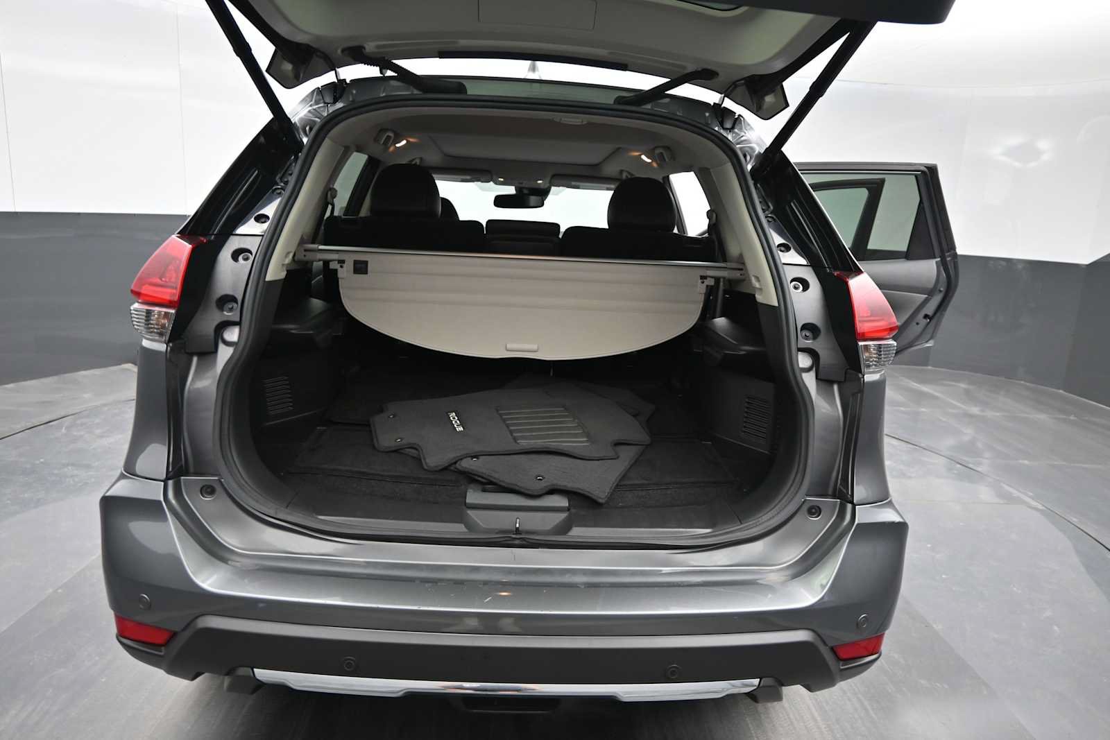 Used 2019 Nissan Rogue SL w/ Premium Package AWD/4WD image 13