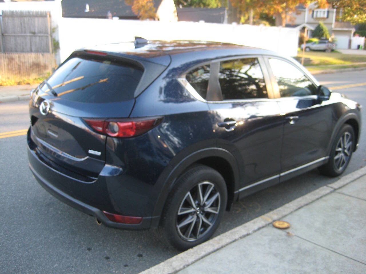 Used 2018 MAZDA CX-5 Touring w/ Preferred Equipment Package image 5