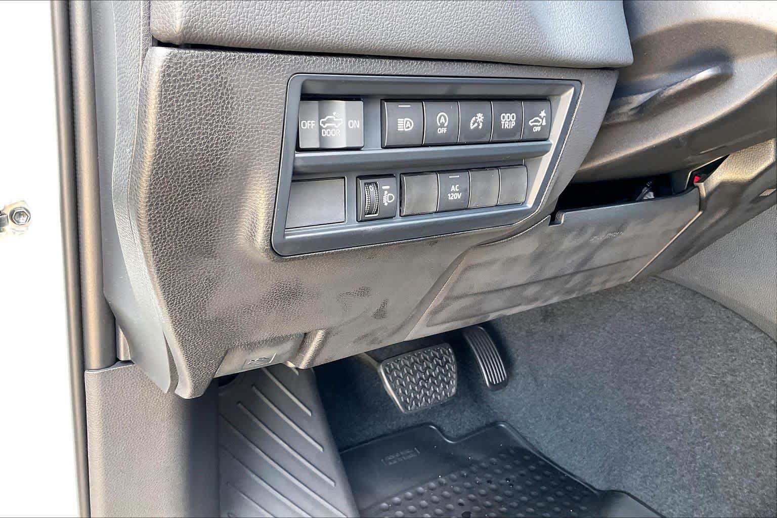 New 2026 Toyota Tundra Limited w/ Power Package AWD/4WD image 19