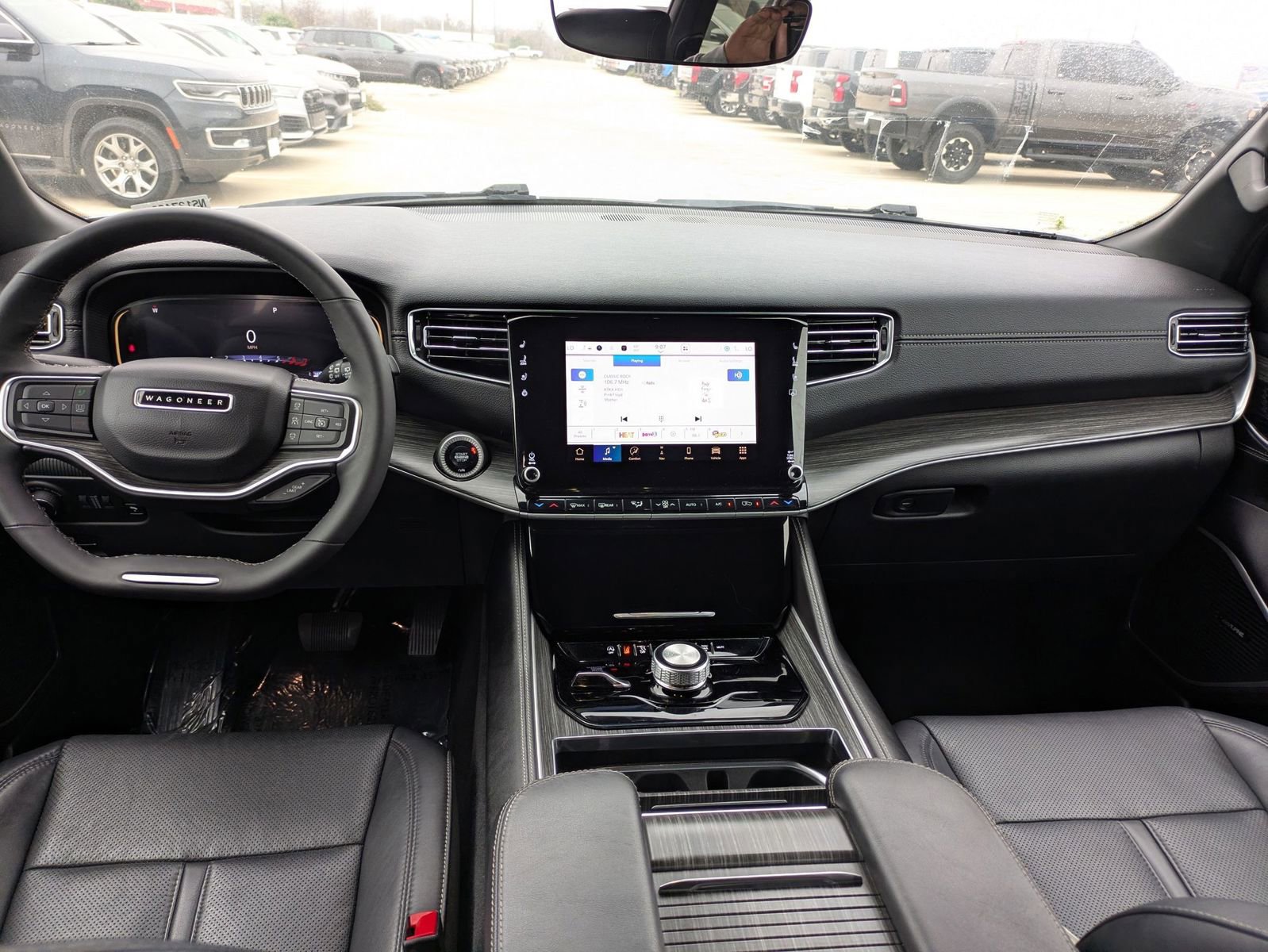 Used 2024 Jeep Wagoneer Series II w/ Flexible Seating Group image 16