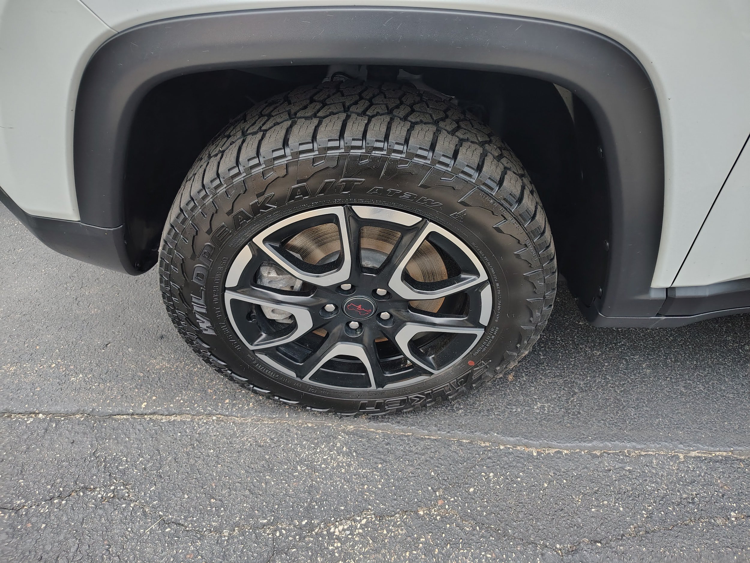 Certified 2025 Jeep Compass Trailhawk AWD/4WD image 5