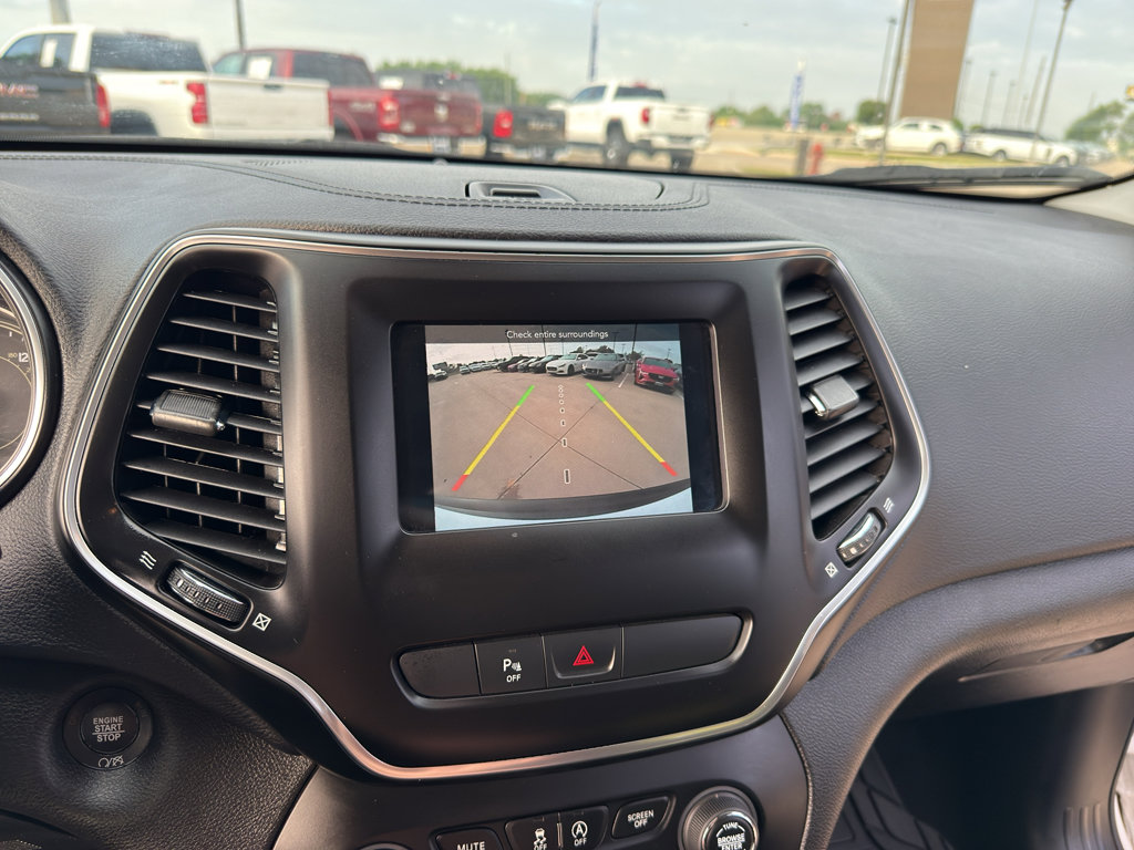 Used 2020 Jeep Cherokee Latitude Plus image 17