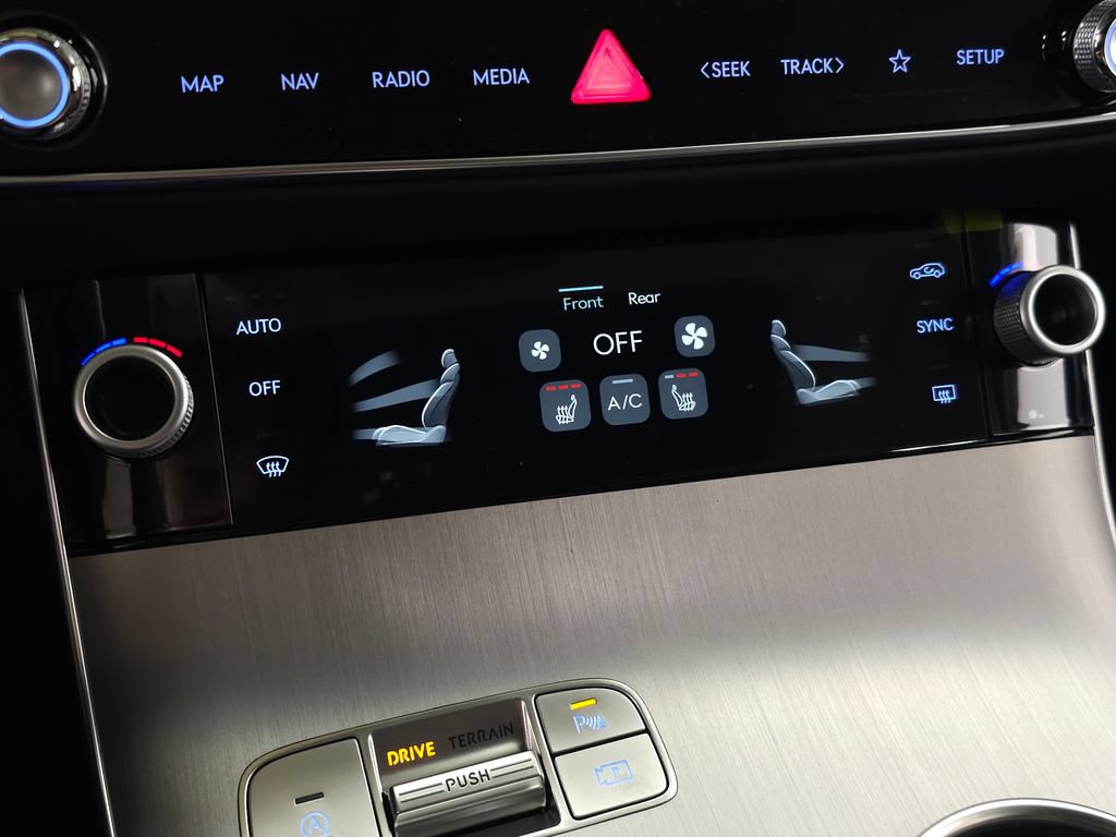 New 2026 Genesis GV70 2.5T Select AWD/4WD image 23