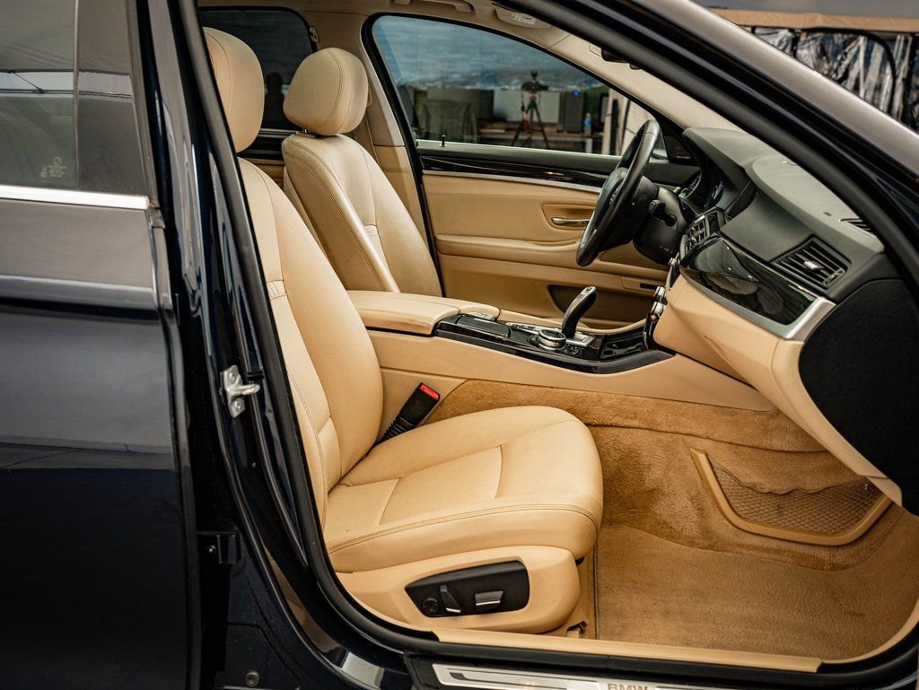 Used 2014 BMW 535d Sedan image 23