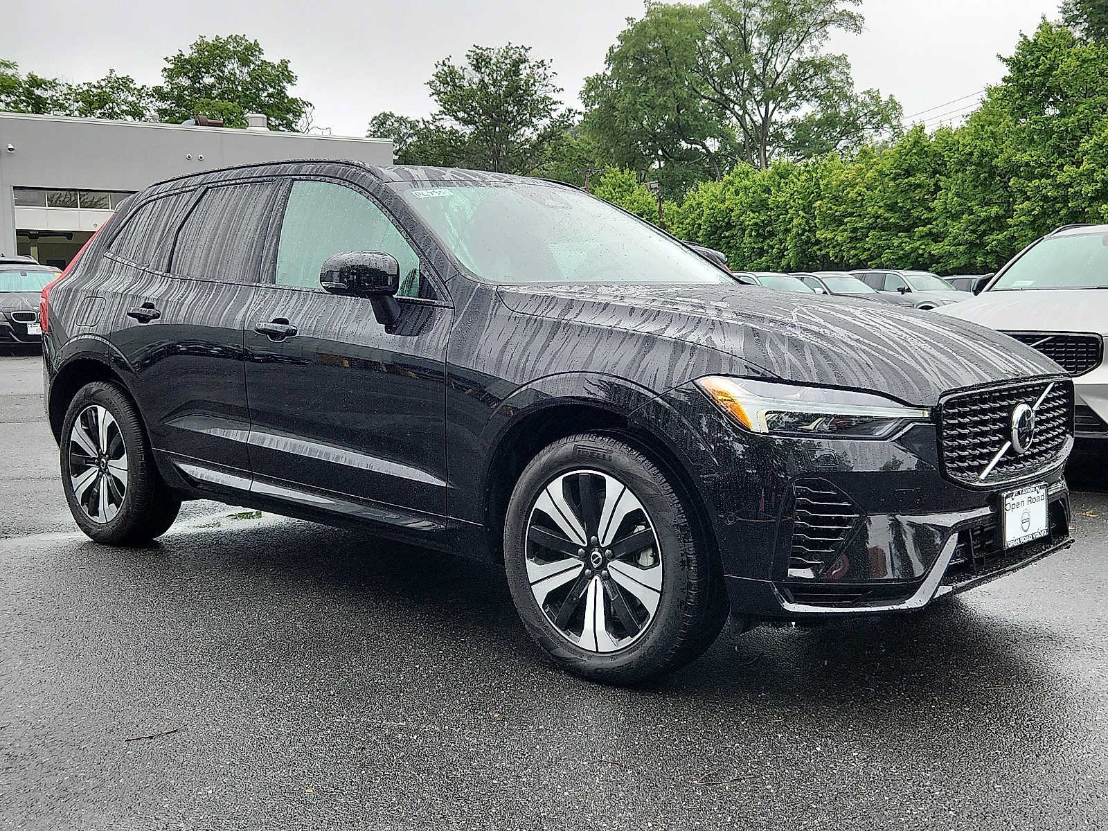 Certified 2025 Volvo XC60 T8 Plus w/ Climate Package AWD/4WD image 1