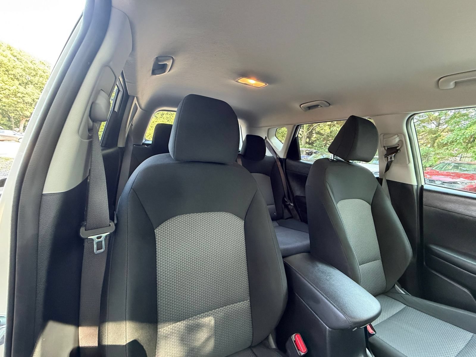 Used 2025 Kia Soul LX w/ LX Technology Package FWD image 34