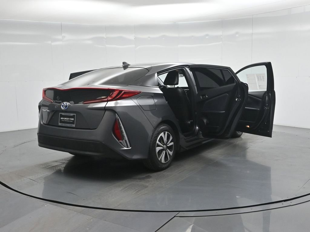Used 2018 Toyota Prius Prime Plus image 5