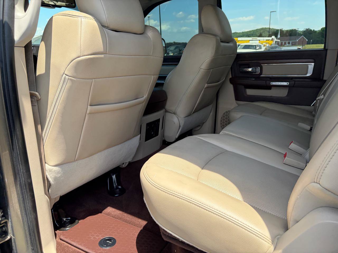 Used 2015 RAM 2500 Laramie AWD/4WD image 16
