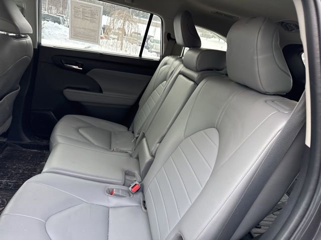 Used 2023 Toyota Highlander XLE image 23