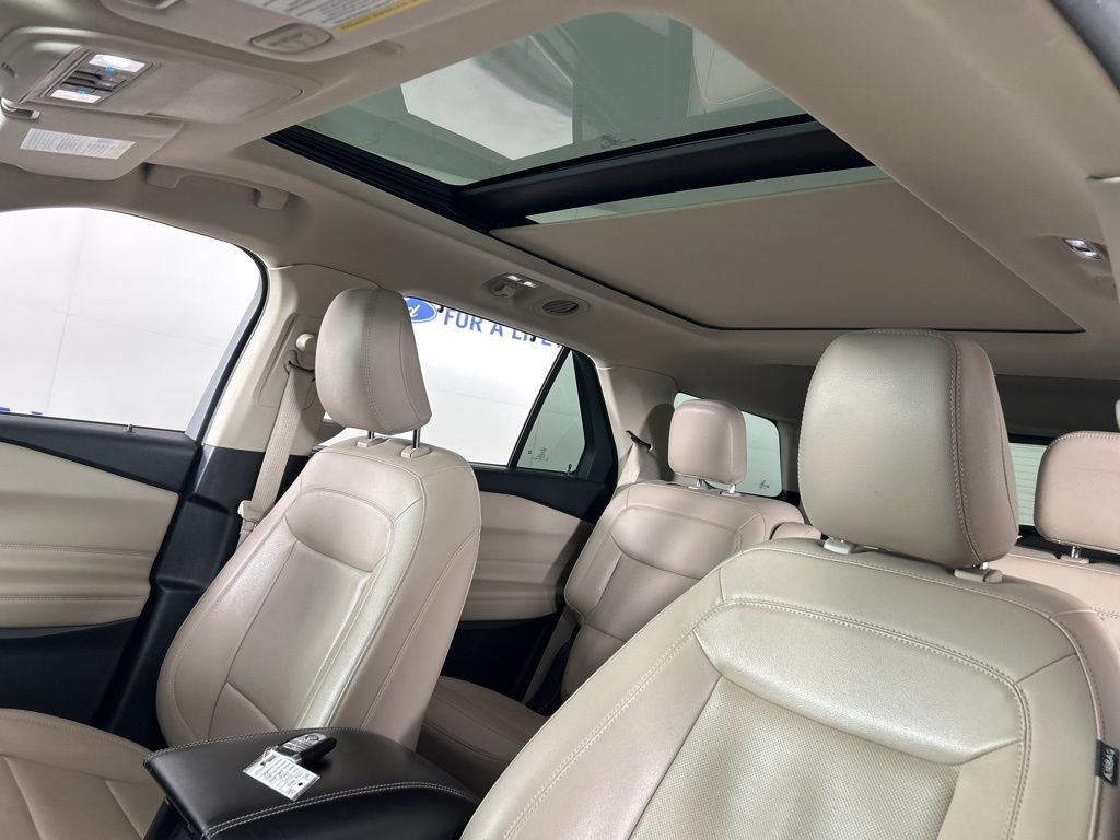 Used 2021 Ford Explorer Limited w/ Equipment Group 301A image 30