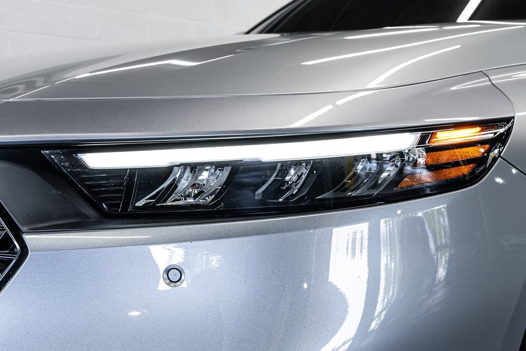 Used 2024 Honda Accord Touring image 9
