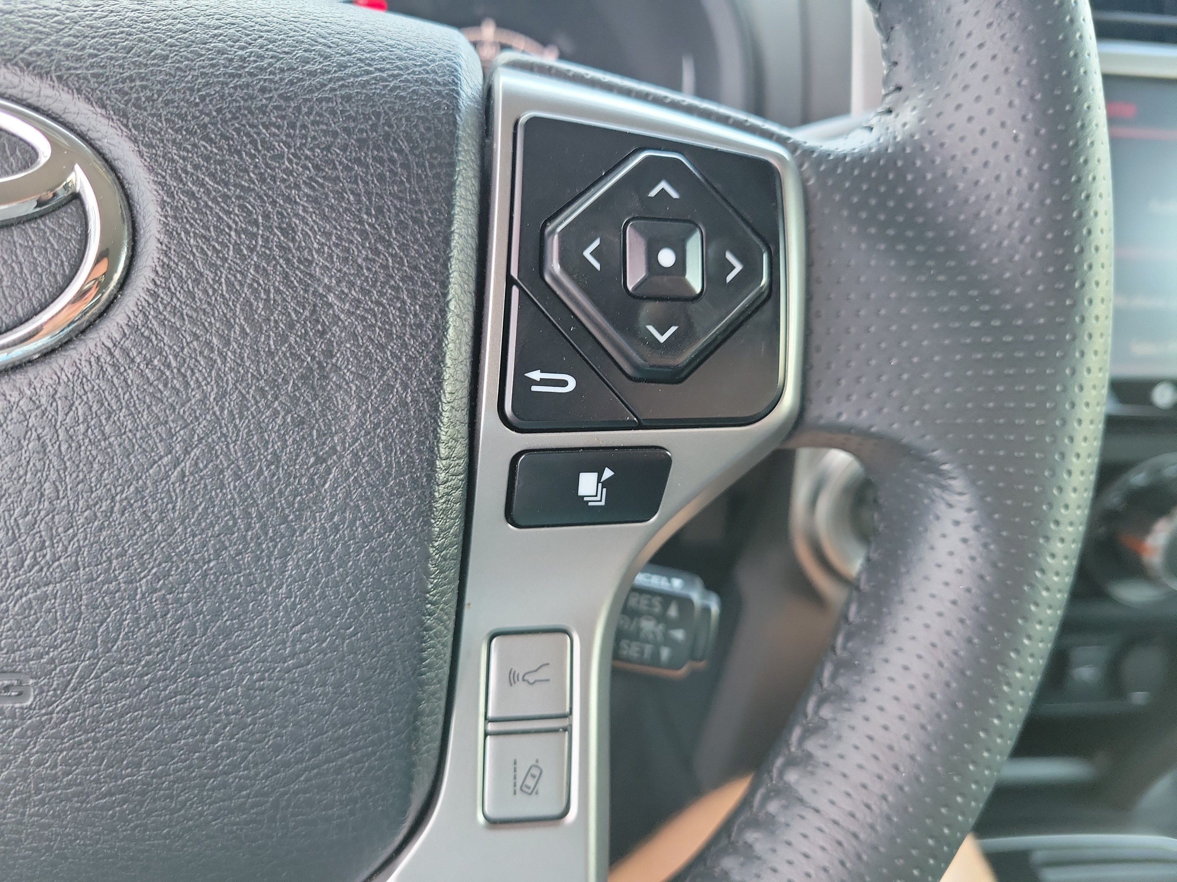 Certified 2024 Toyota 4Runner SR5 RWD image 22
