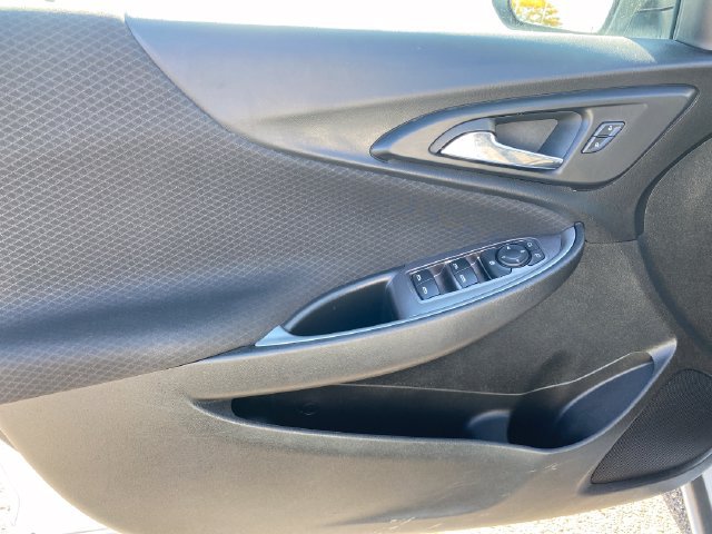 Used 2023 Chevrolet Malibu LT FWD image 16