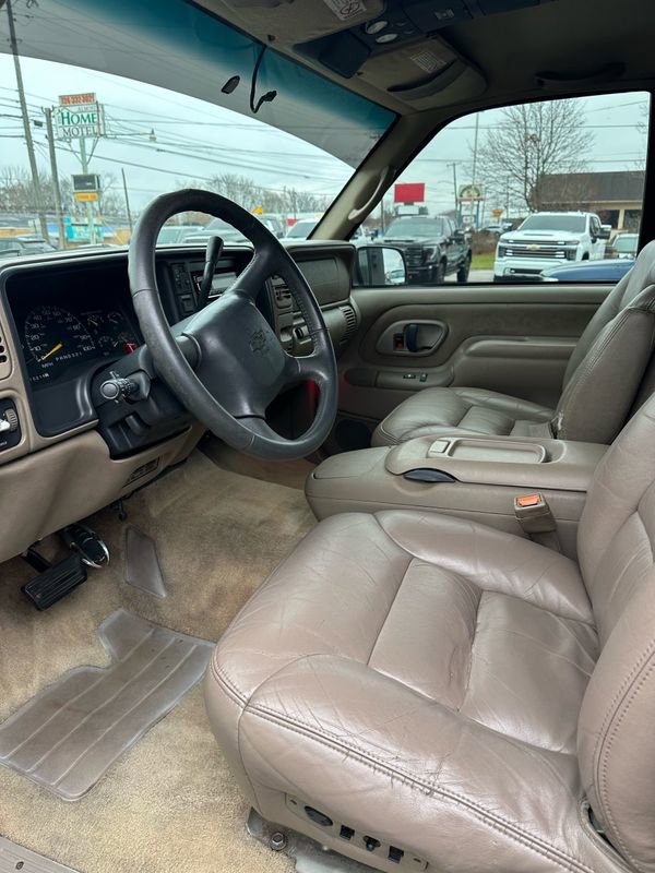Used 1999 Chevrolet Tahoe 4WD 2-Door w/ Preferred Equipment Group image 8