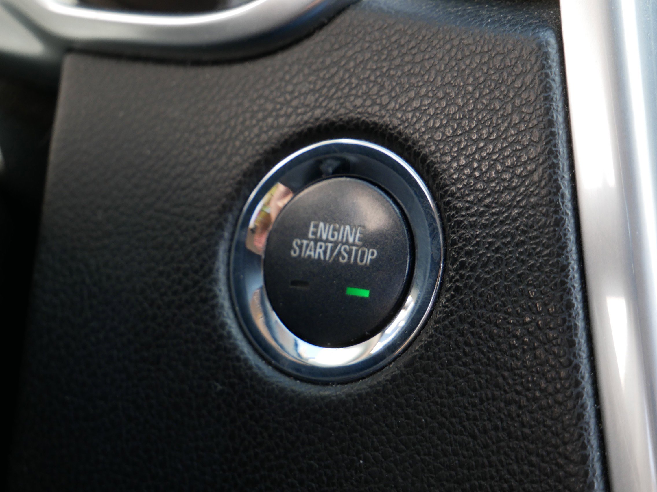 Used 2013 Cadillac SRX Luxury w/ Driver Awareness Package AWD/4WD image 21