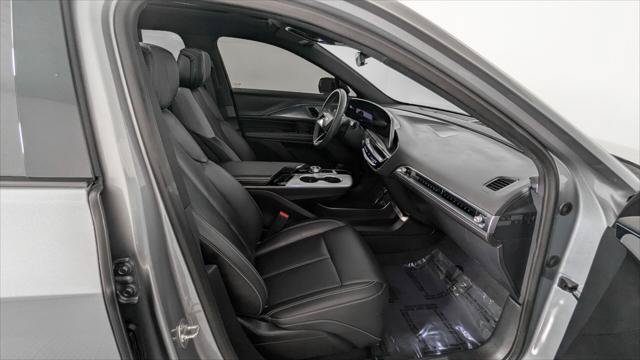 Used 2024 Cadillac Lyriq Tech RWD image 24