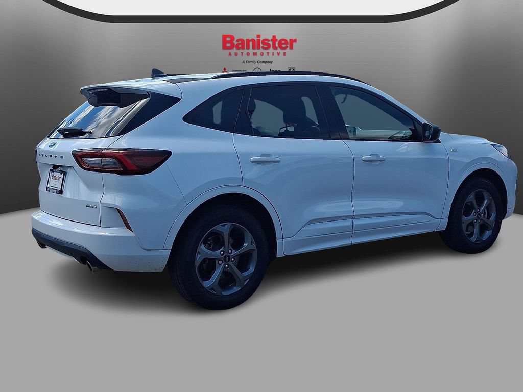 Used 2023 Ford Escape ST-Line AWD/4WD image 4