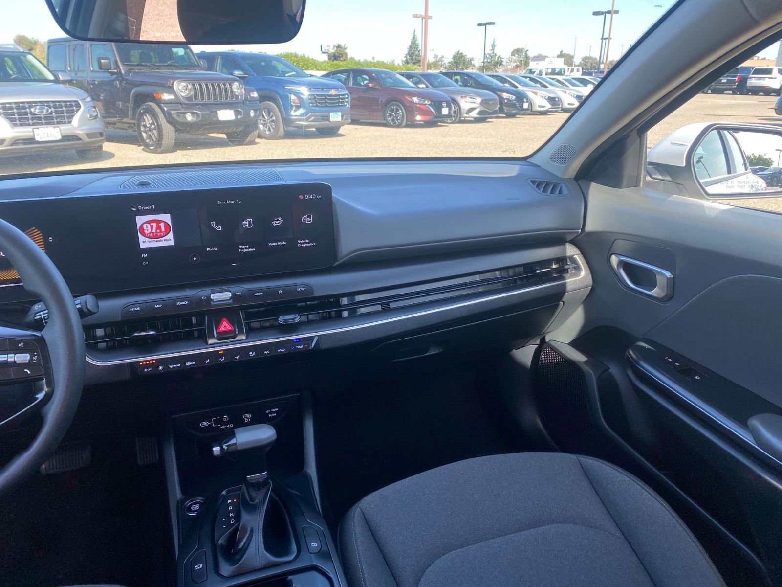 Used 2025 Kia K4 LXS image 36