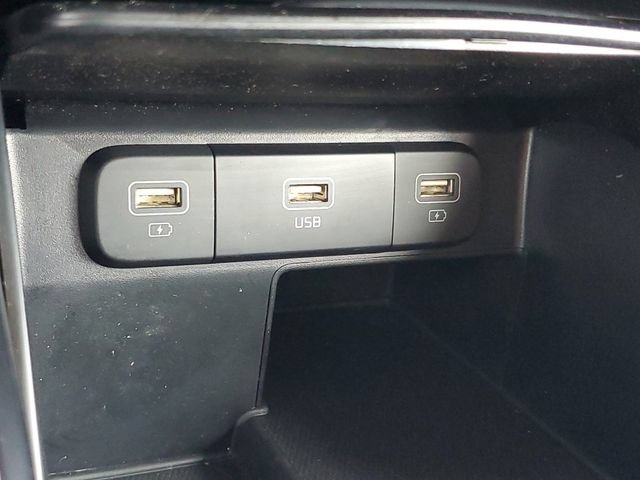 Certified 2023 Kia Sorento LX FWD image 28