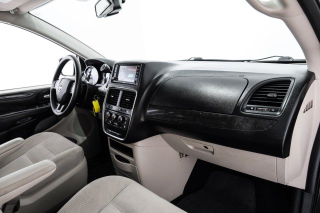 Used 2018 Dodge Grand Caravan SE w/ UConnect Hands-Free Group FWD image 10