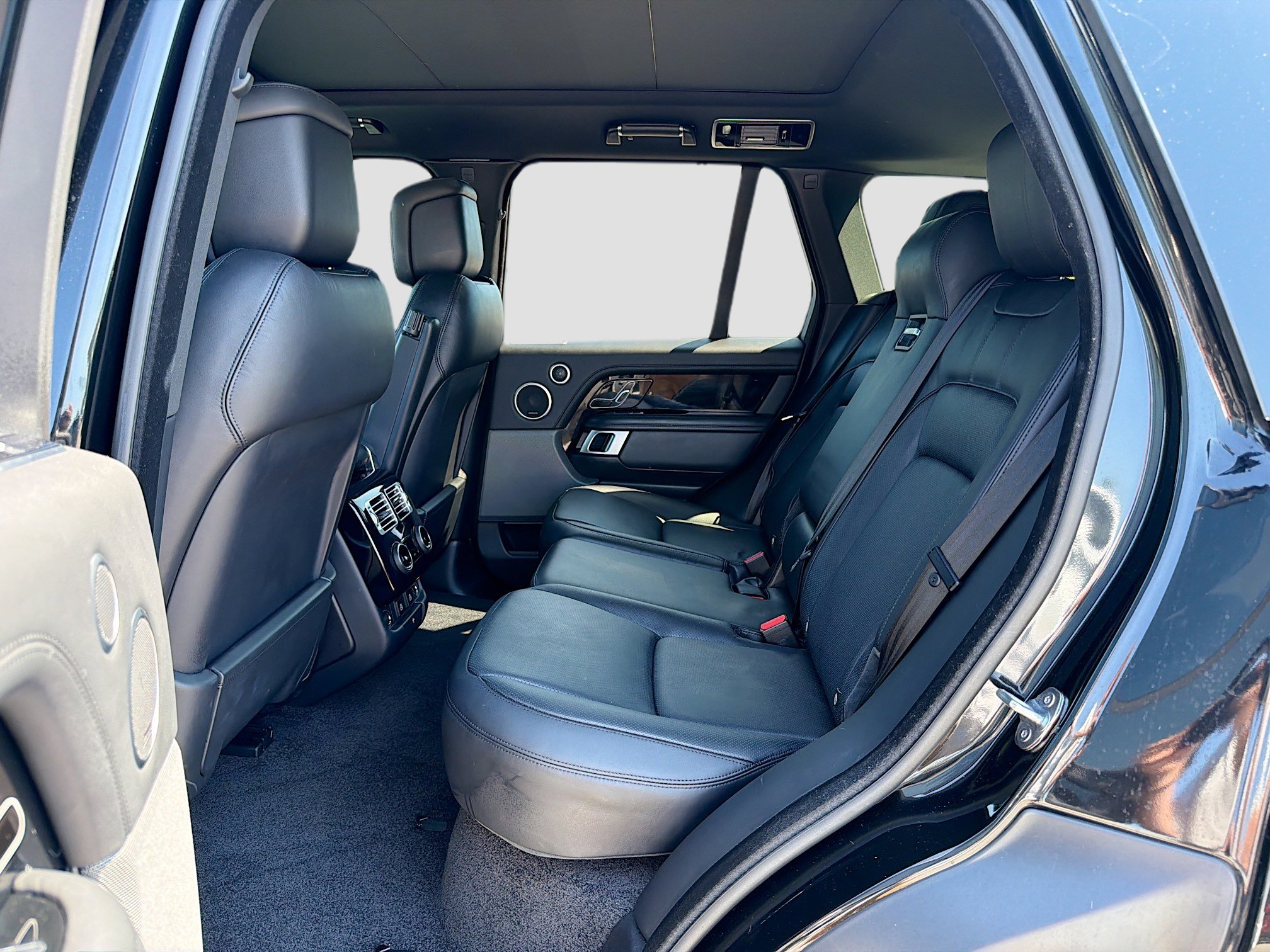 Used 2022 Land Rover Range Rover Westminster Edition image 22