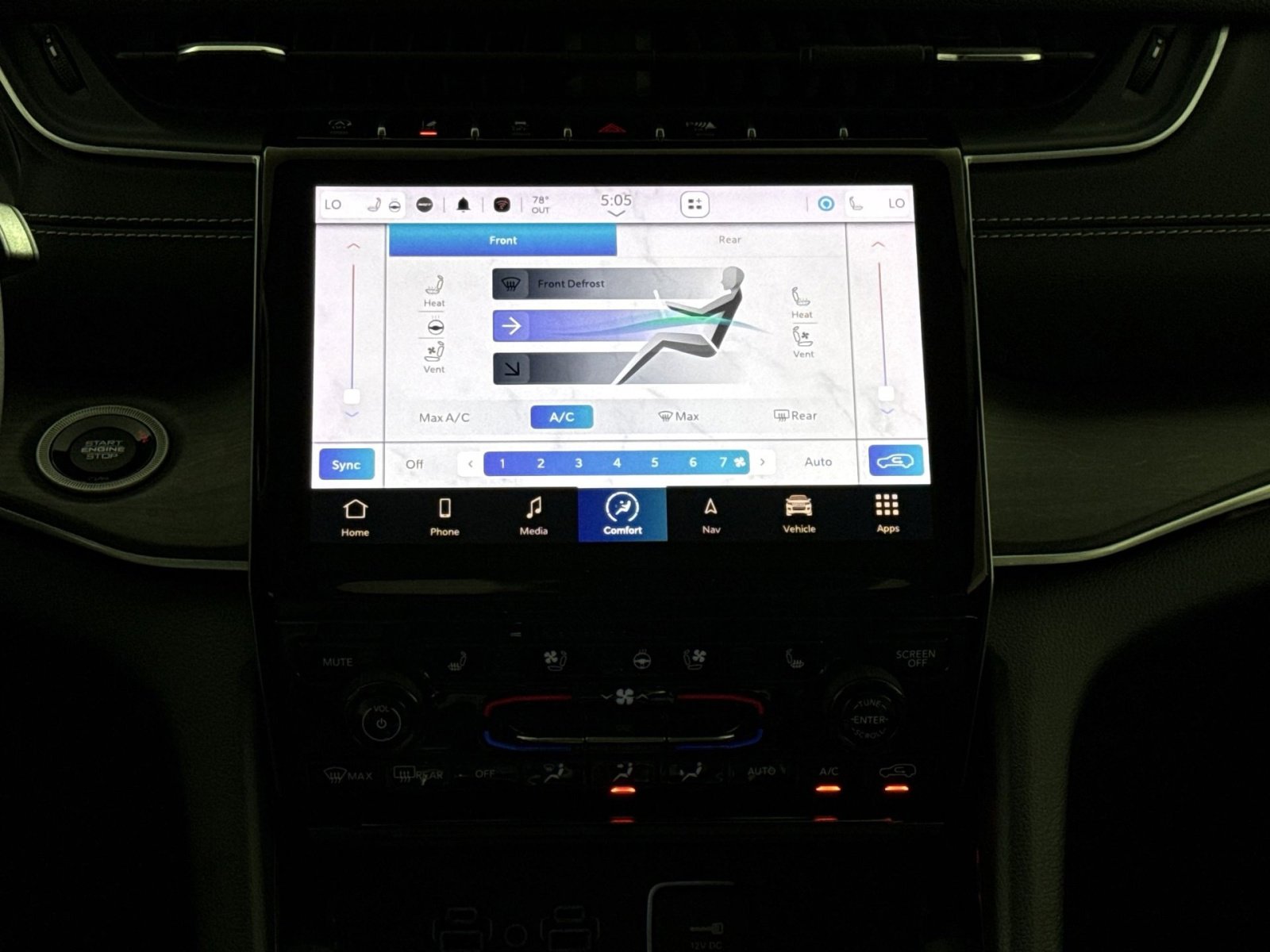 Used 2023 Jeep Grand Cherokee L Limited w/ Luxury Tech Group II AWD/4WD image 21