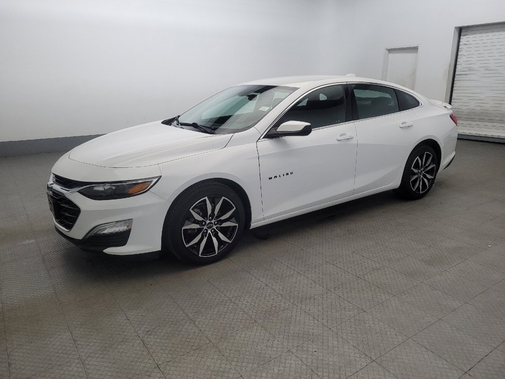 Used 2022 Chevrolet Malibu RS image 2
