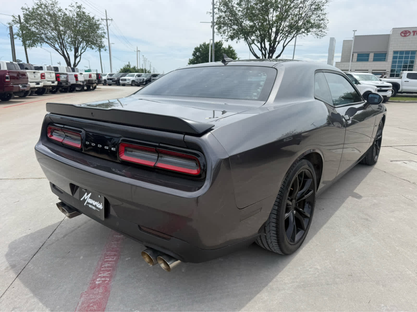 Used 2016 Dodge Challenger R/T Plus RWD image 4