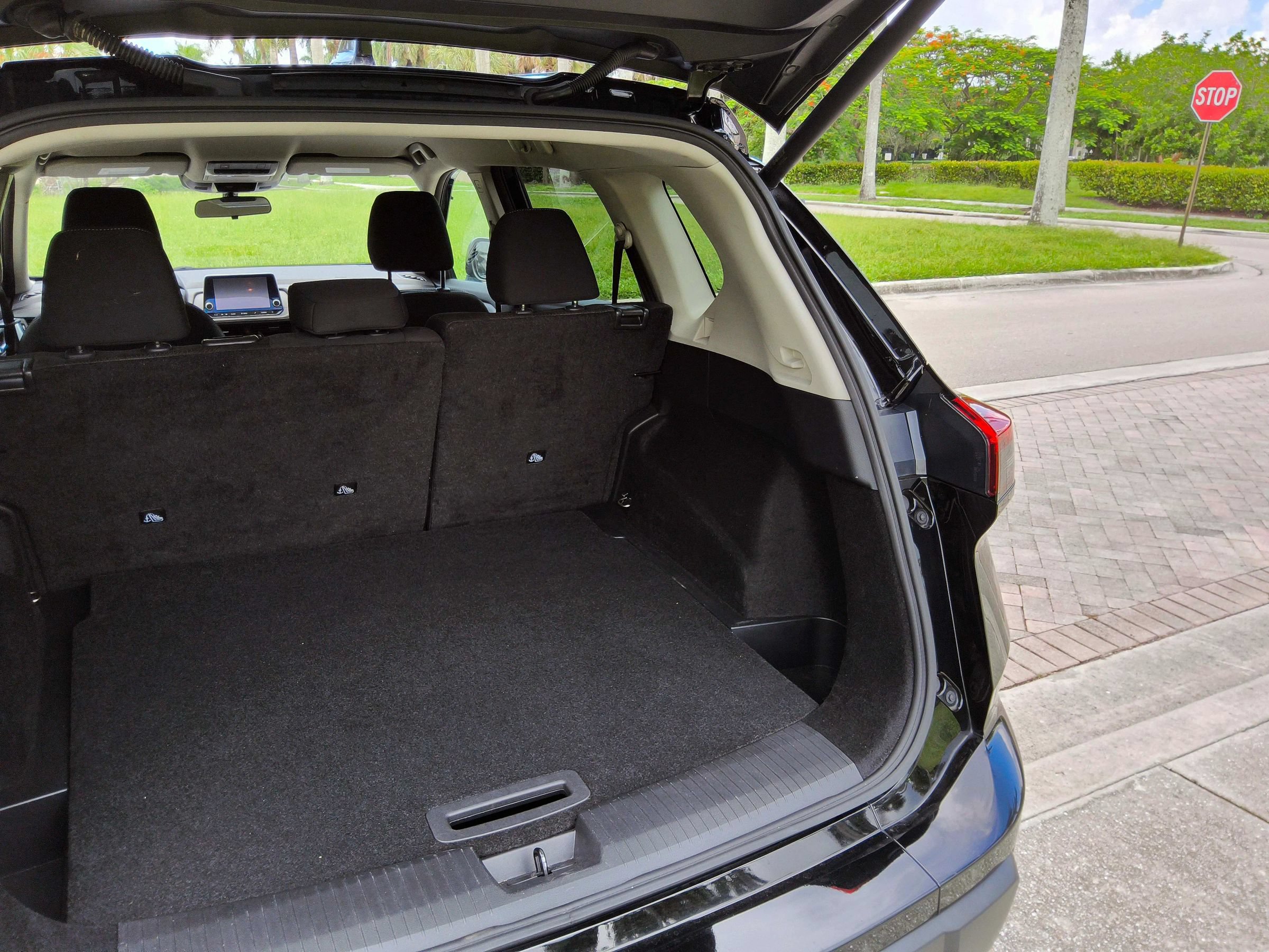 Used 2024 Nissan Rogue SV FWD image 51