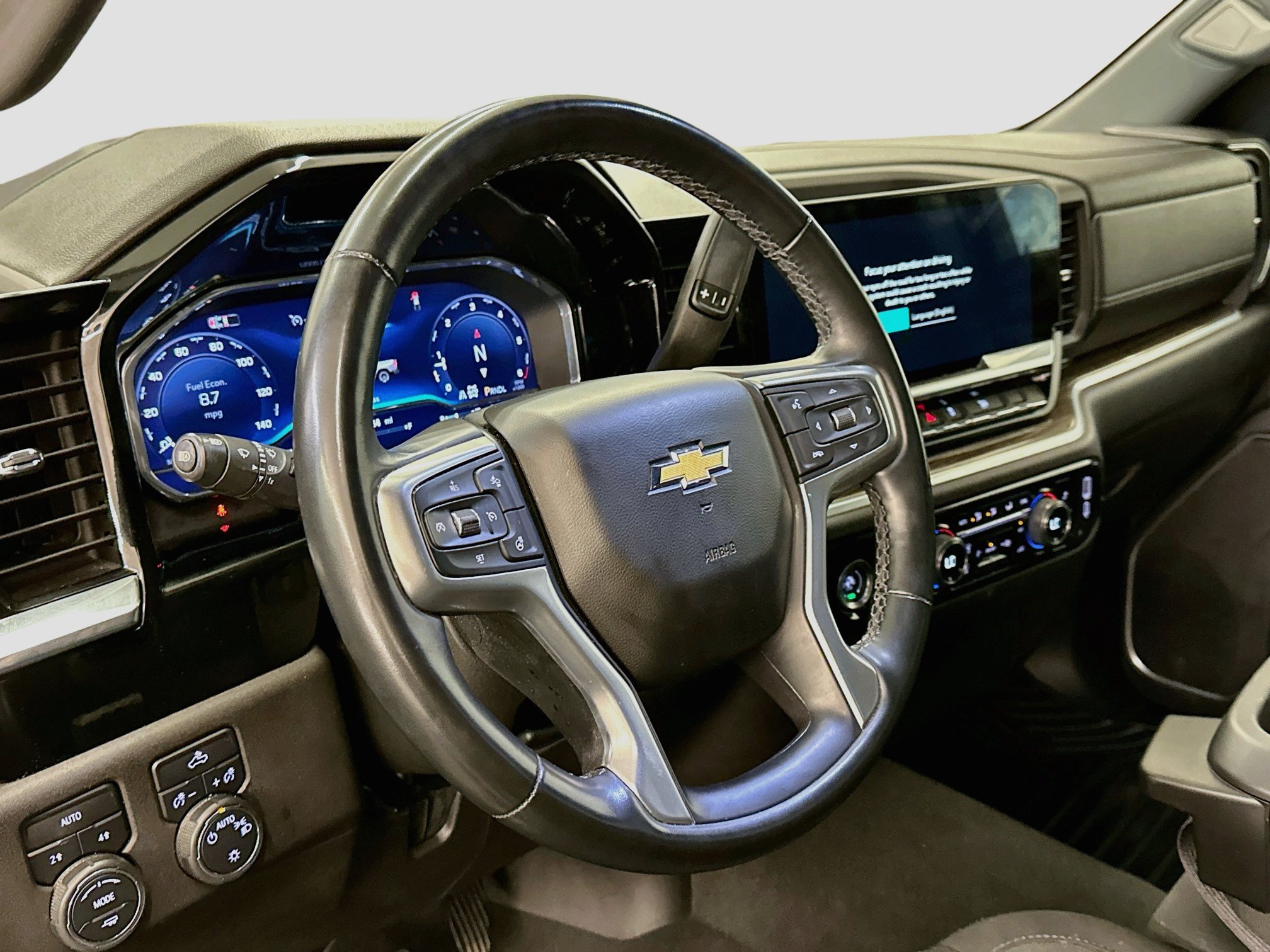 Used 2024 Chevrolet Silverado 1500 LT AWD/4WD image 18