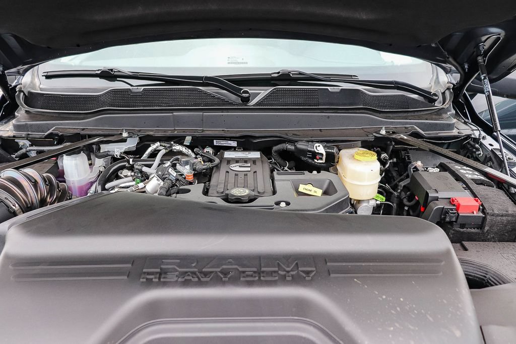 New 2026 RAM 3500 Laramie AWD/4WD image 31