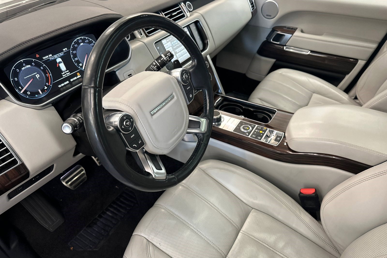 Used 2016 Land Rover Range Rover Supercharged image 5